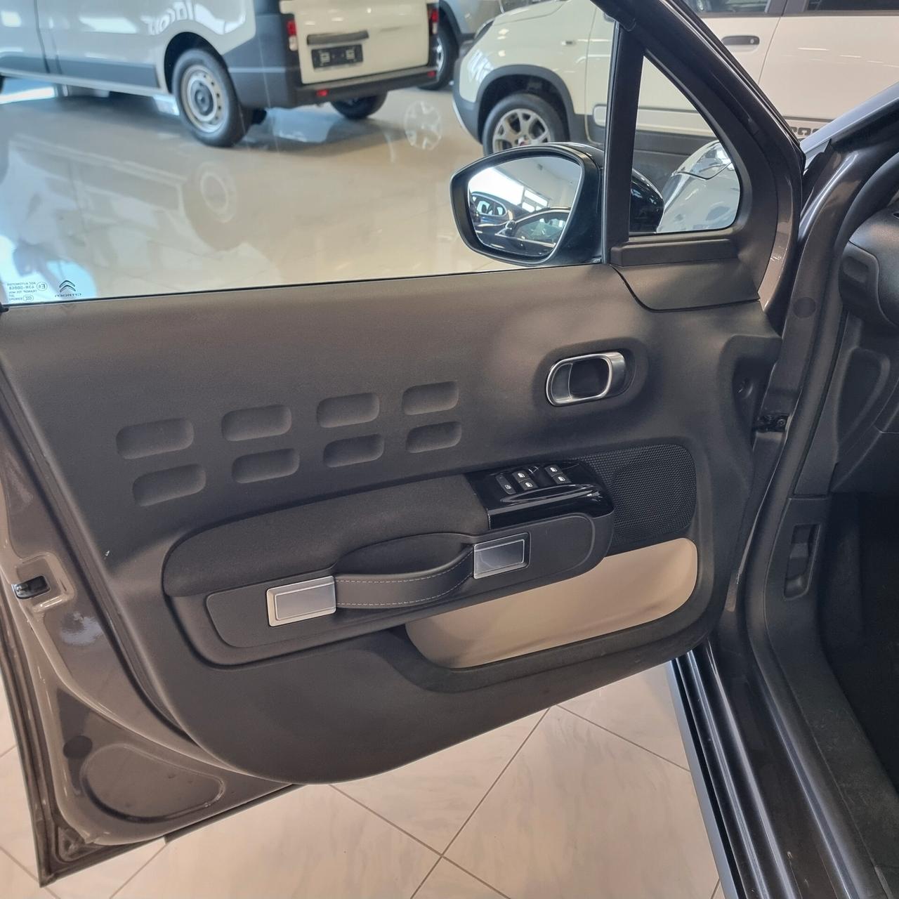 CITROEN C3 SHINE 1.2 BZ 110cv EAT6 Cambio automatico