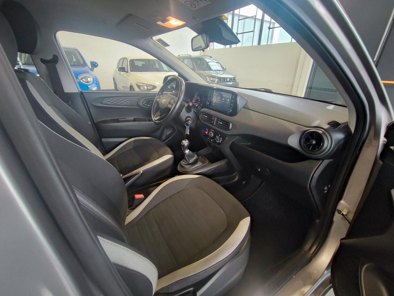 Hyundai i10 1.0 Prime • Navi 8” • CarPlay • Cerchi 16” • LED