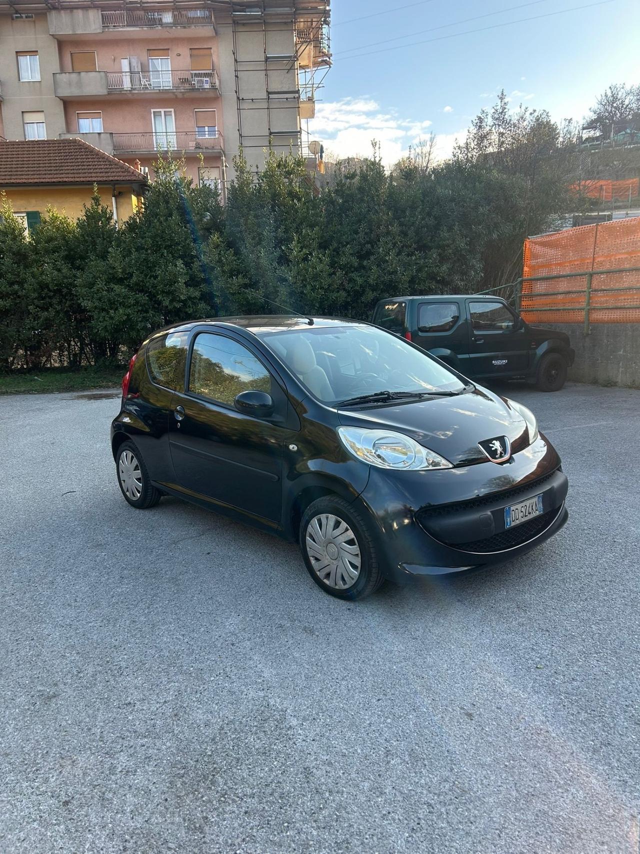 Peugeot 107 1.0 68CV 3p. Plaisir