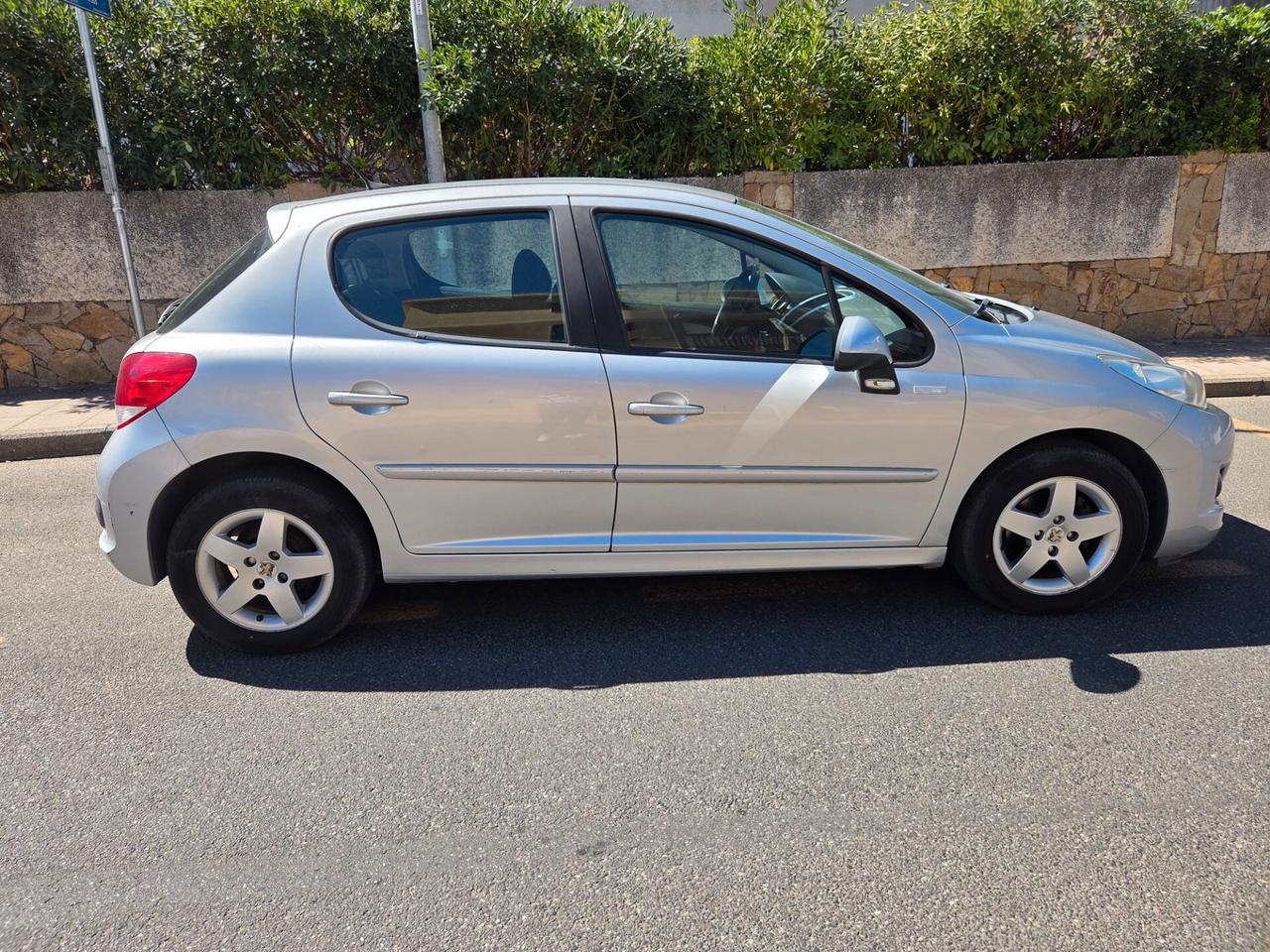 Peugeot 207 1.4 HDi 70CV 5p. Energie 2011