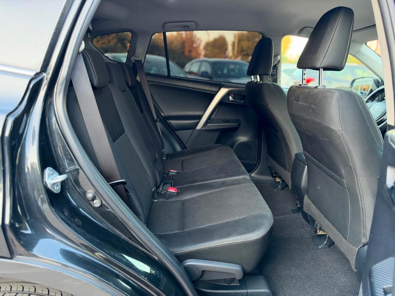 Toyota RAV 4 RAV4 2.0 D-4D 2WD Style
