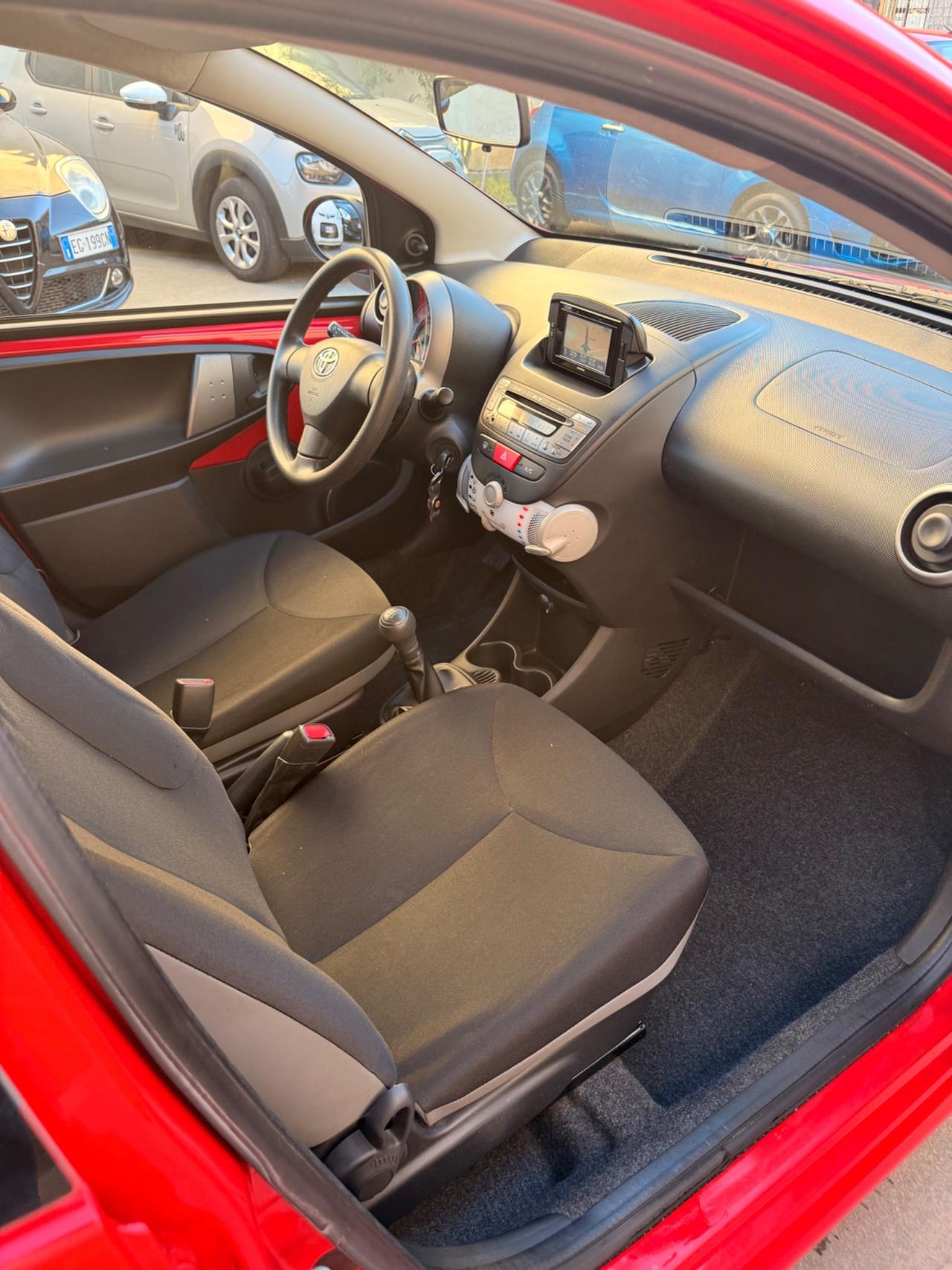 Toyota Aygo 1.0 12V VVT-i 5 porte Lounge Connect