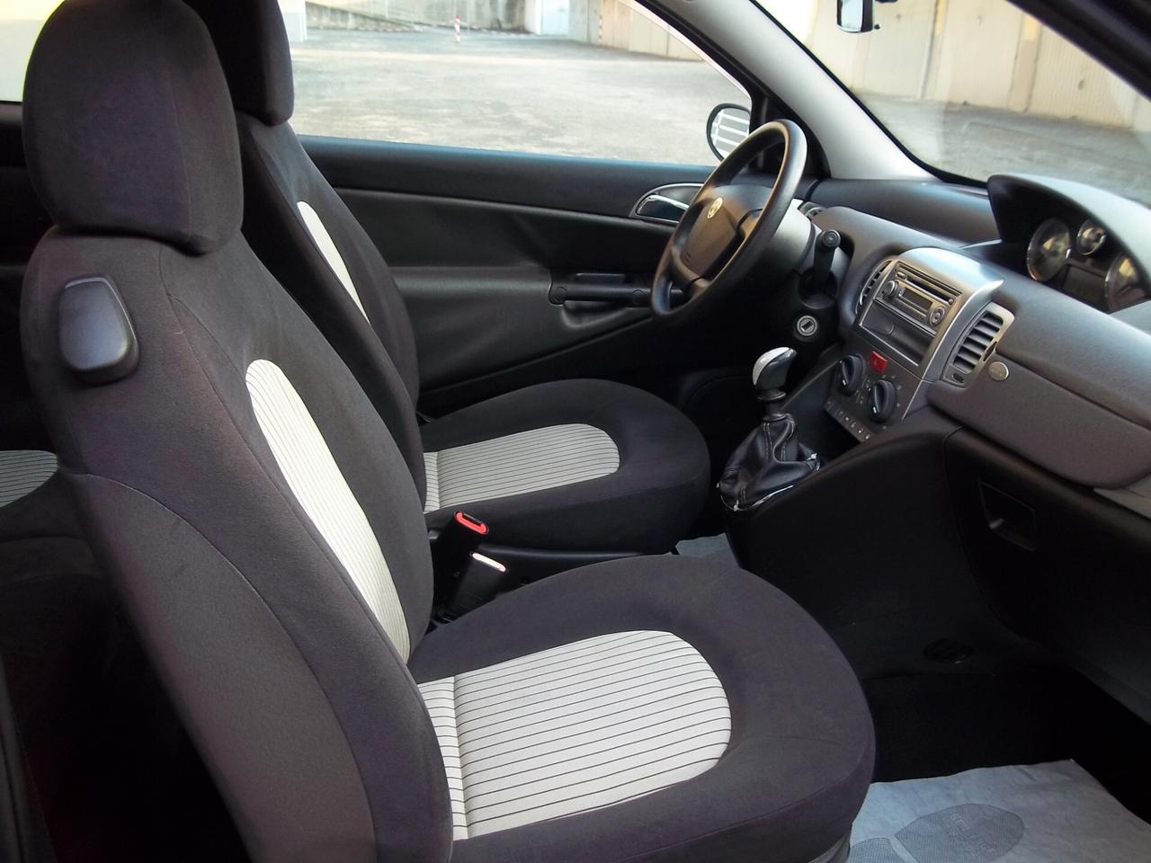 Lancia Ypsilon Oro 1.2 8v Bicolor 115.300 Km Ok neopatentati Euro4
