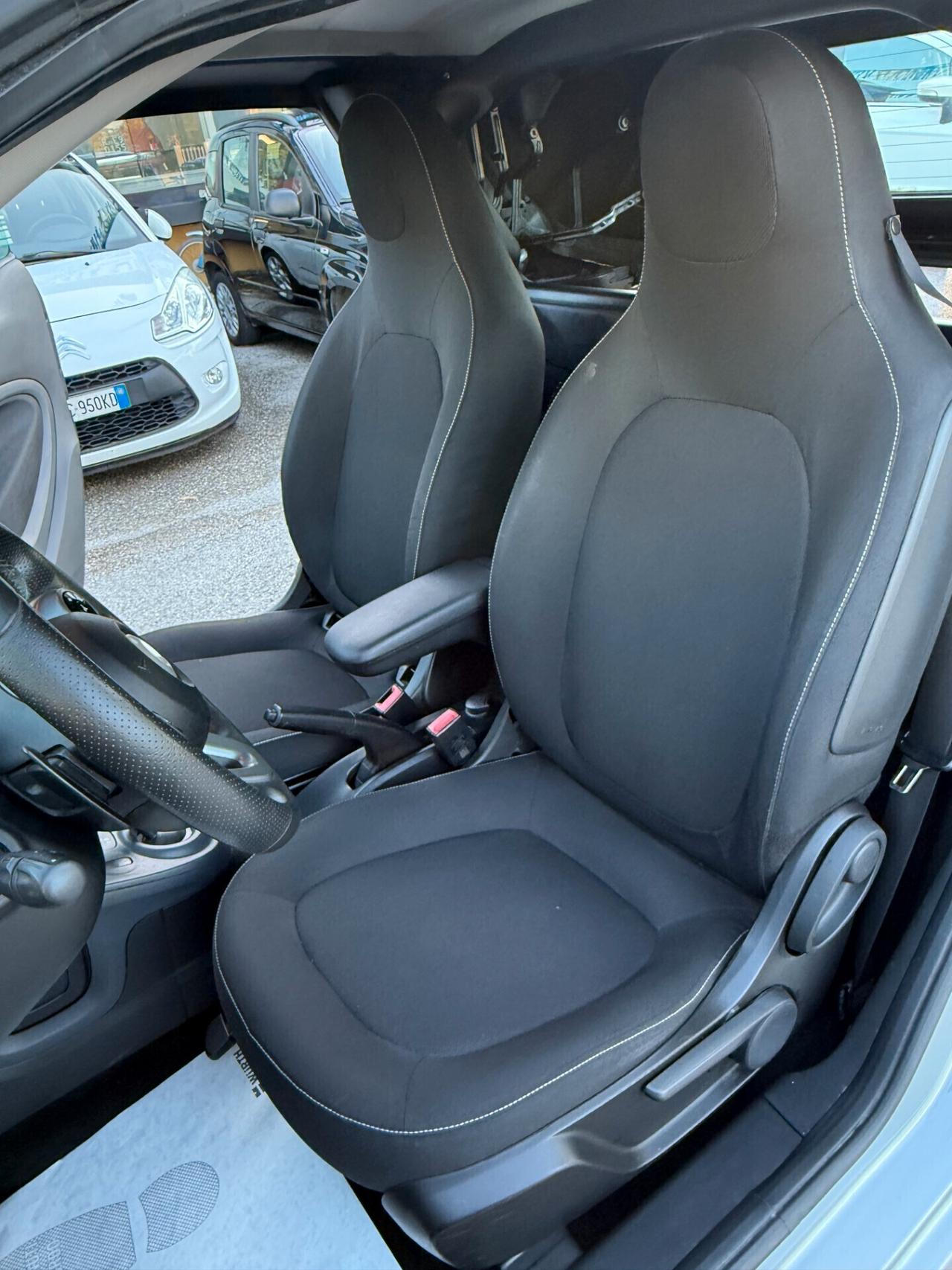 " UNA CHICCA " Smart ForTwo 70 1.0 cabrio Passion