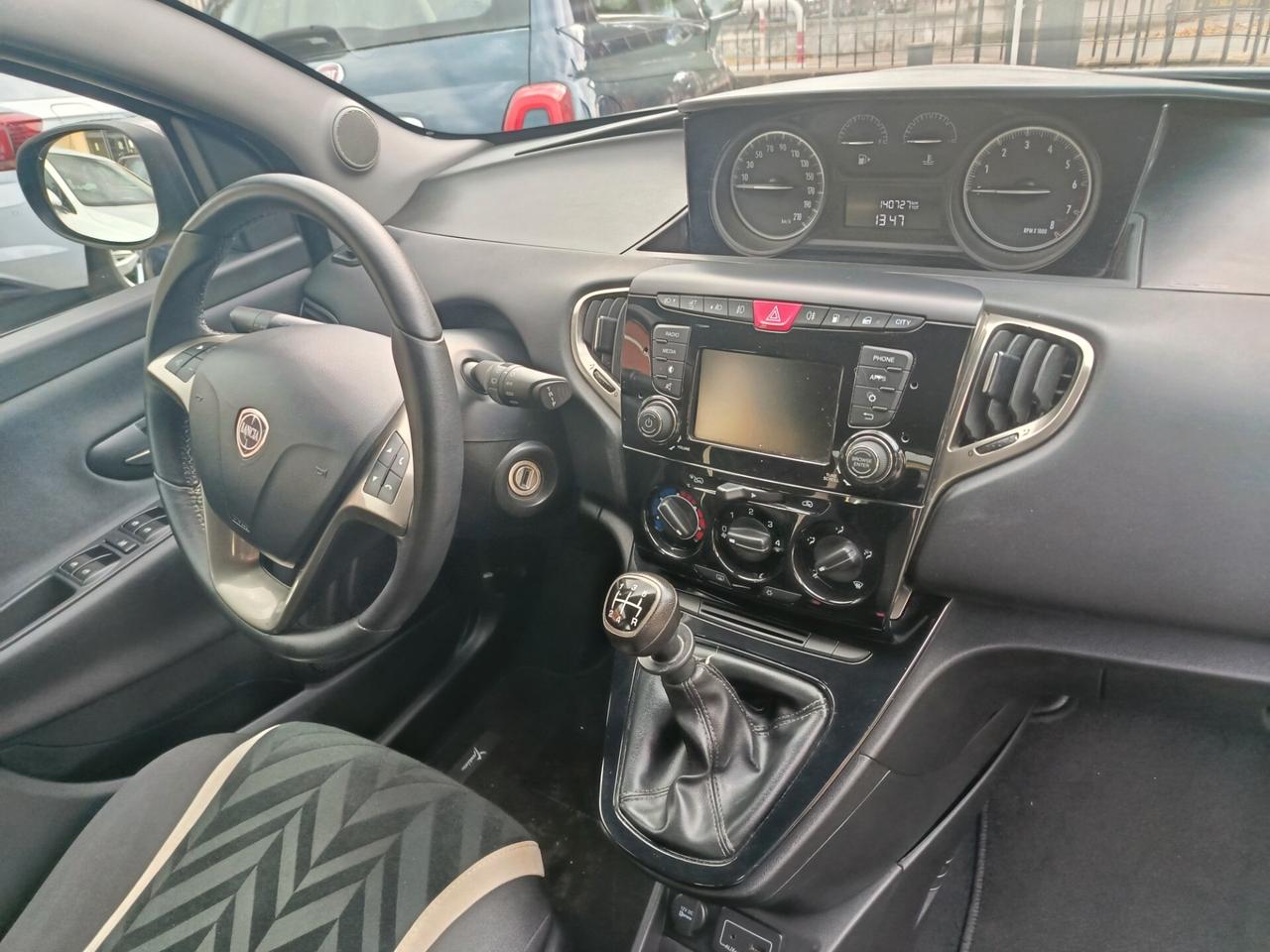 Lancia Ypsilon 1.2 69 CV 5 porte GPL Ecochic Gold