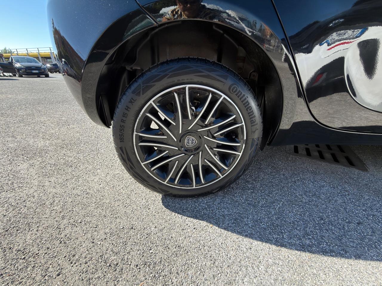 Lancia Ypsilon 1.0 FireFly 5 porte S&S Hybrid Gold