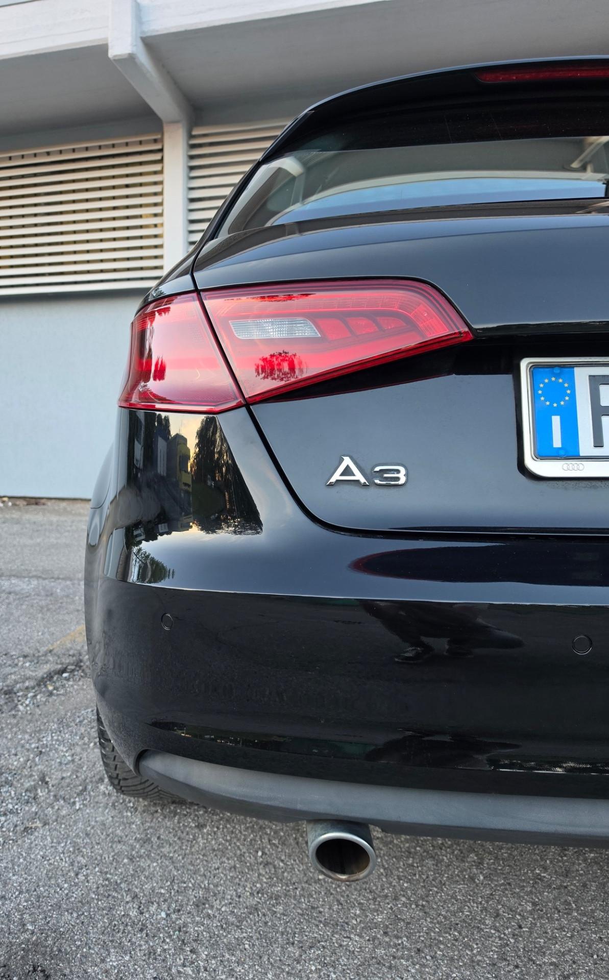 Audi A3 Sedan 1.6 TDI clean diesel S tronic Ambition