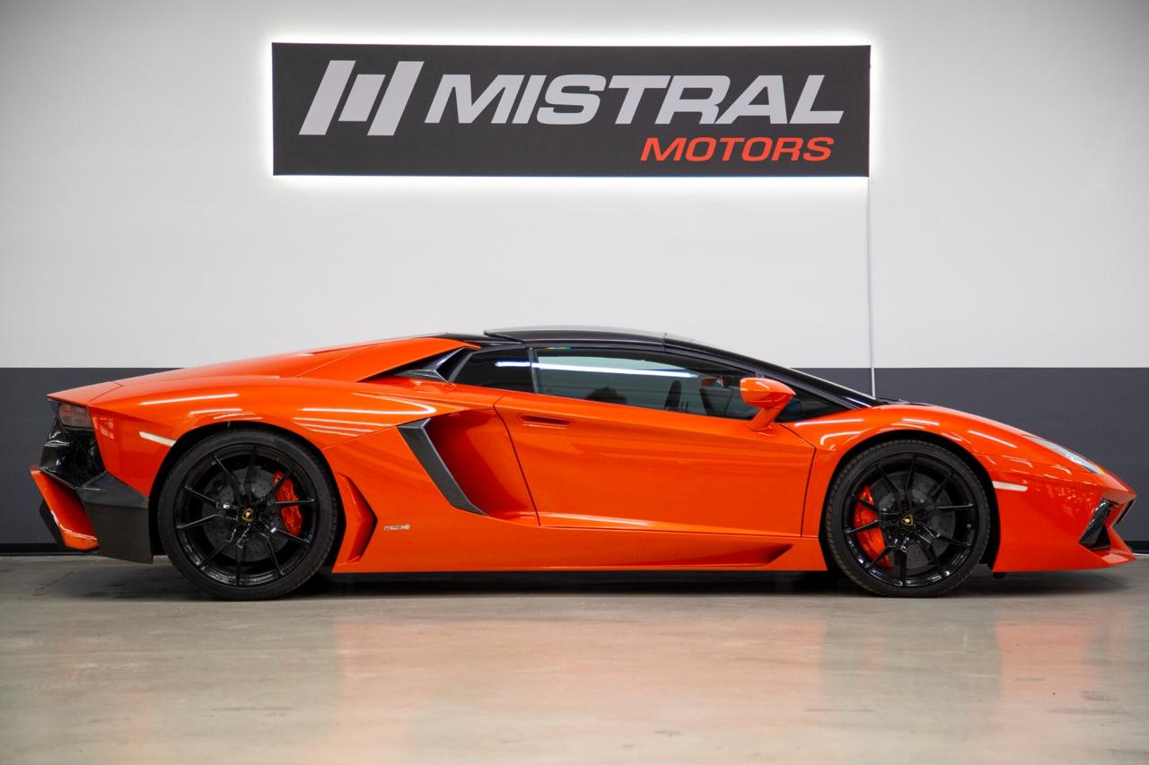 Lamborghini Aventador 6.5 V12 LP700-4 Roadster