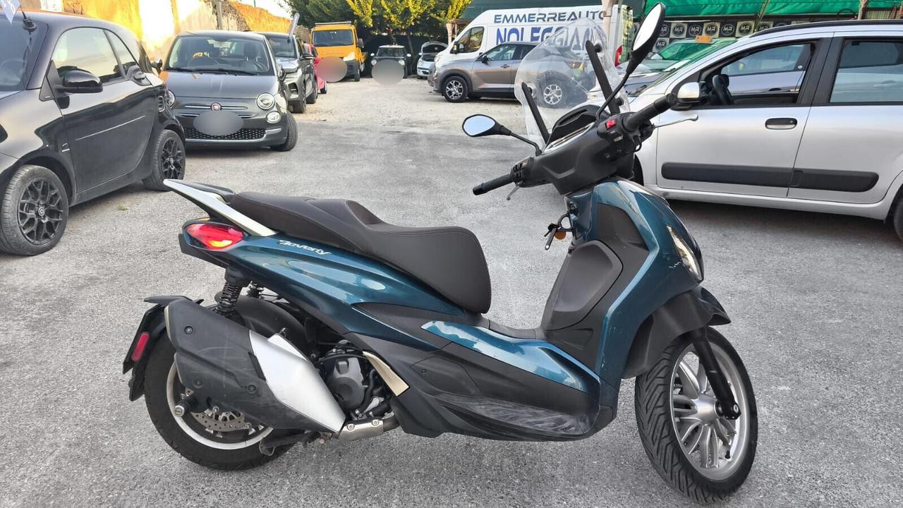 Piaggio Beverly 400 del 2024 USATO