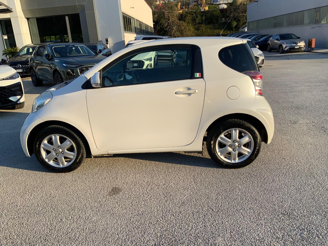 Toyota iQ 1.0 Sol