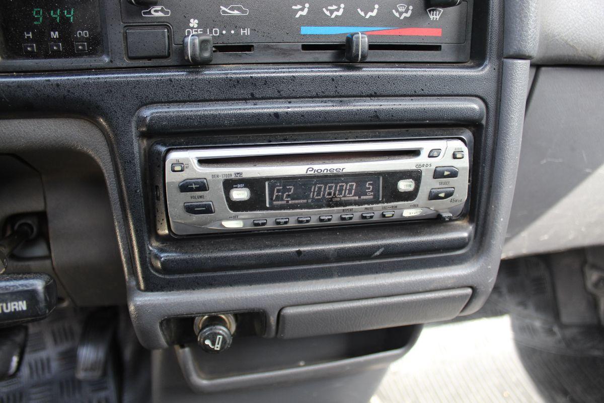 TOYOTA Hilux 2.5 extra cab