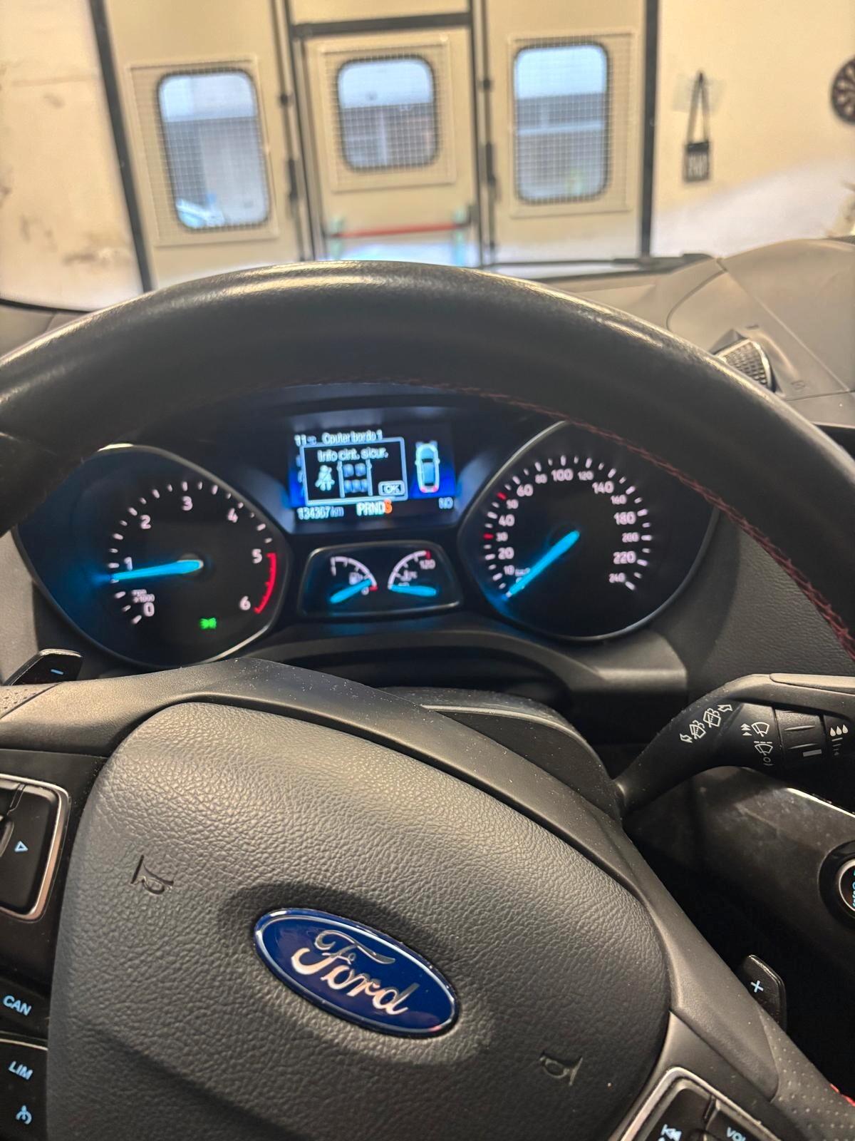 Ford Kuga 2.0 TDCI 120 CV S&S 2WD Powershift ST-Line