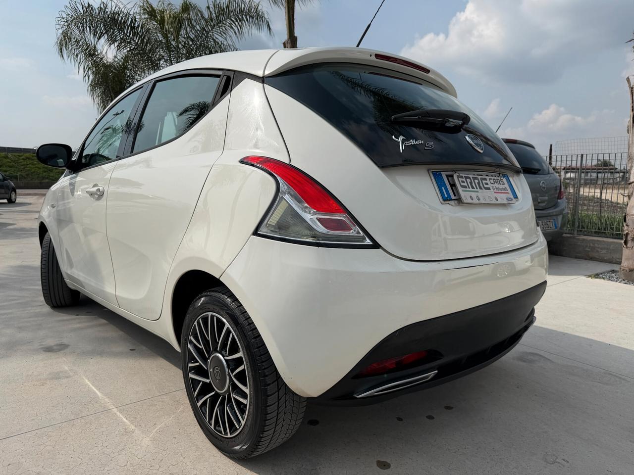 LANCIA YPSILON S MOMODESIGN 2014 1.2 BENZINA 69 CV