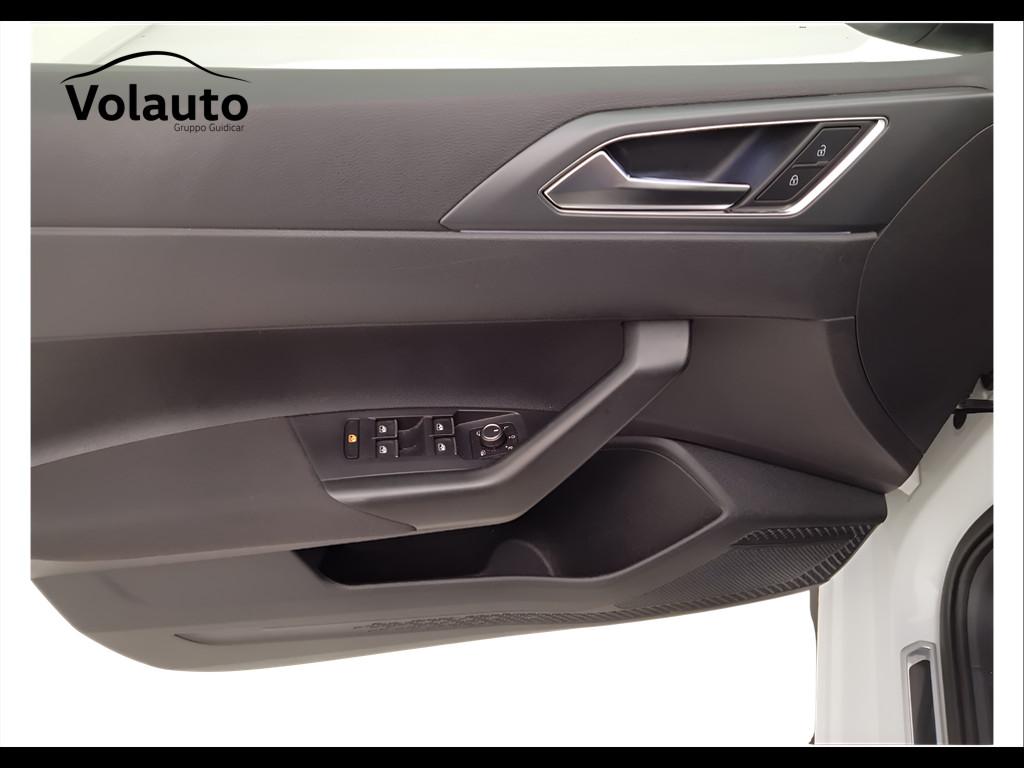 VOLKSWAGEN Polo VI 2022 - Polo 1.0 tsi R-Line 95cv