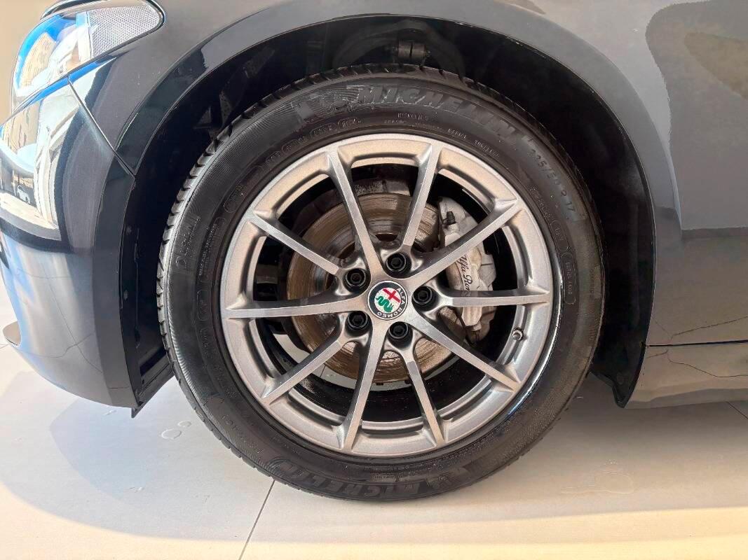 Alfa Romeo Giulia 2.2 t Super 180cv