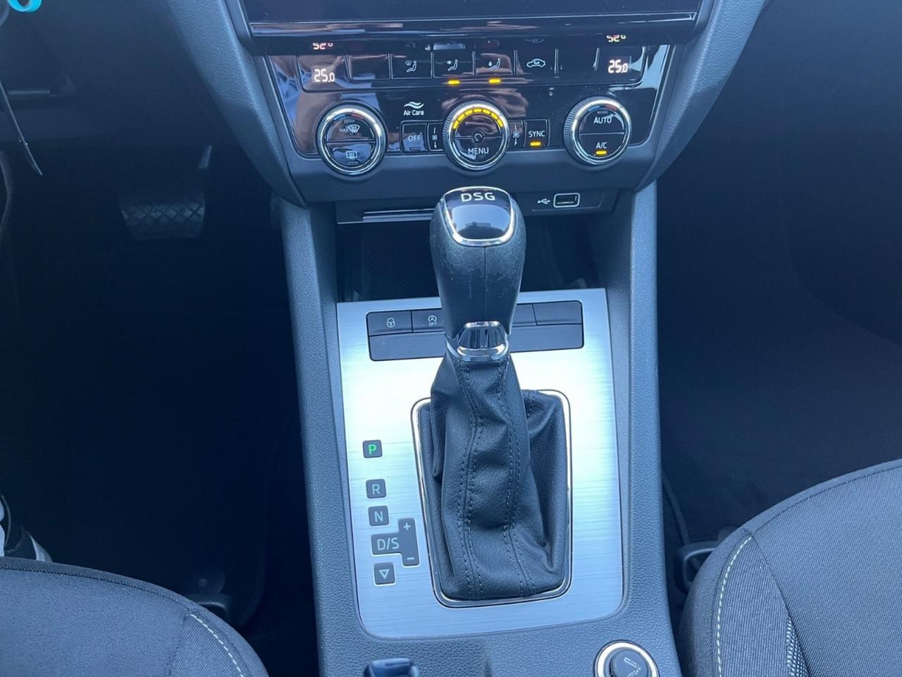 Skoda Octavia wagon 1.6 tdi executive 115cv dsg