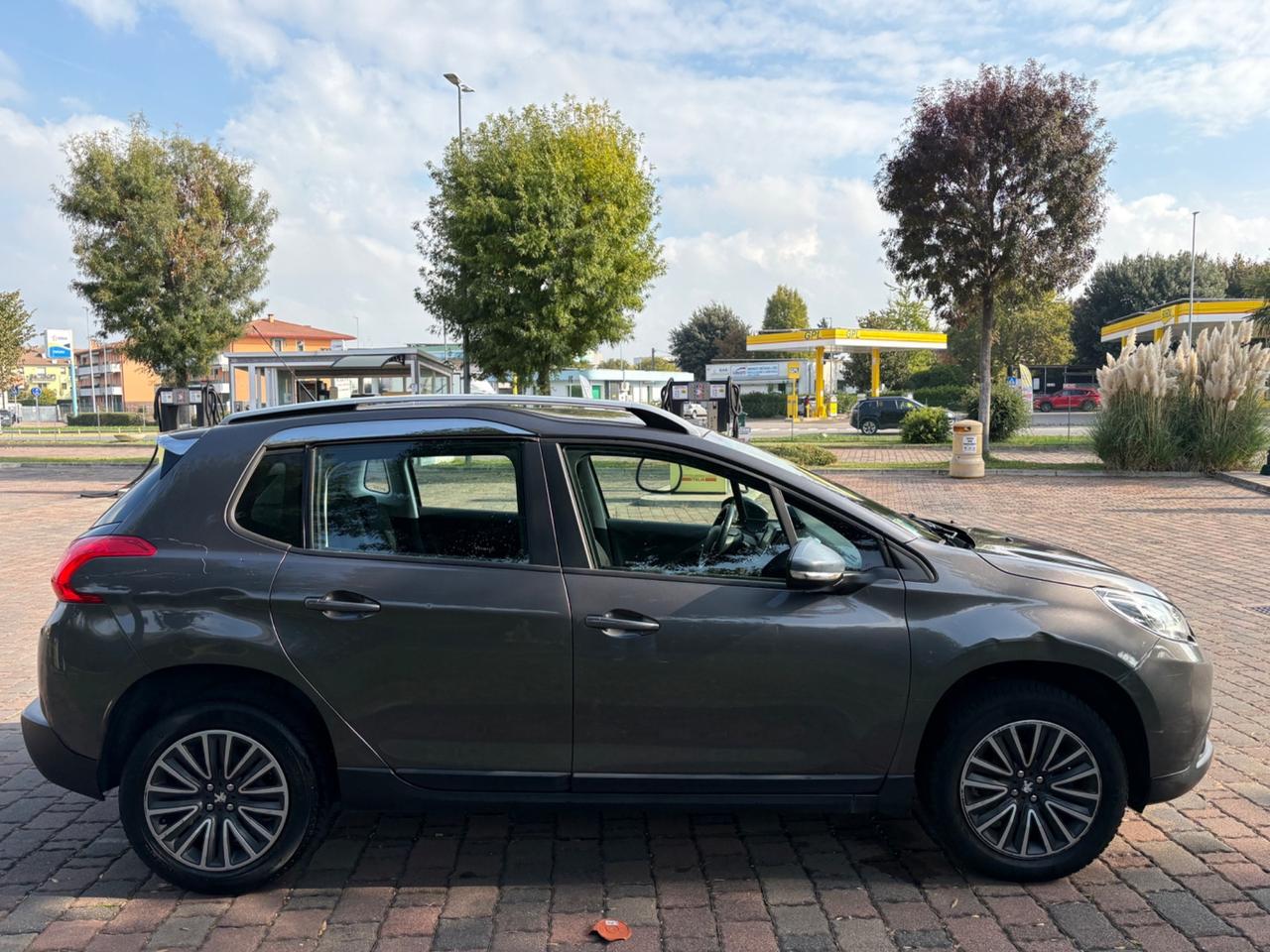Peugeot 2008 1.2 VTi 82CV Allure
