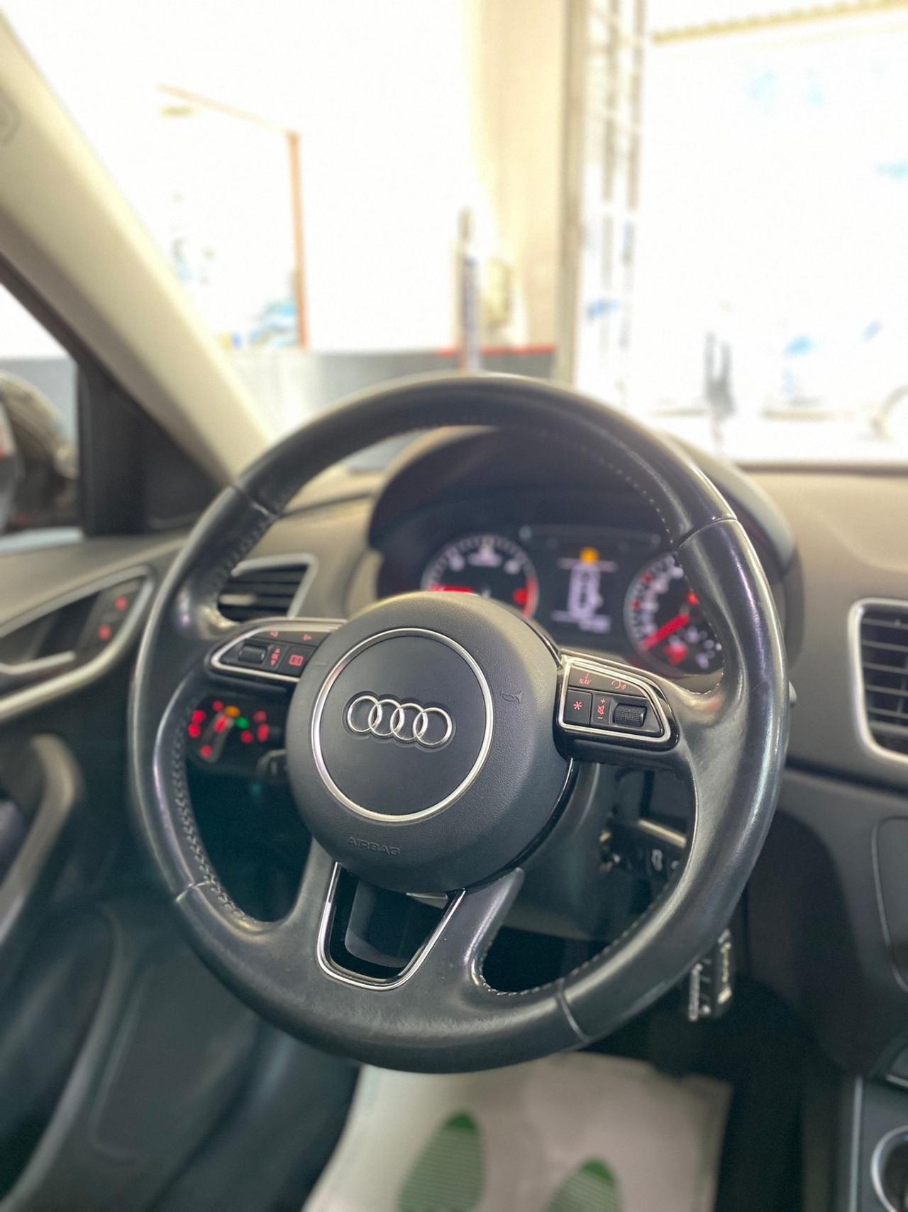 Audi Q3 2.0 TDI 150 CV Design