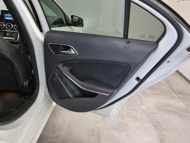 MERCEDES-BENZ A 180 Premium