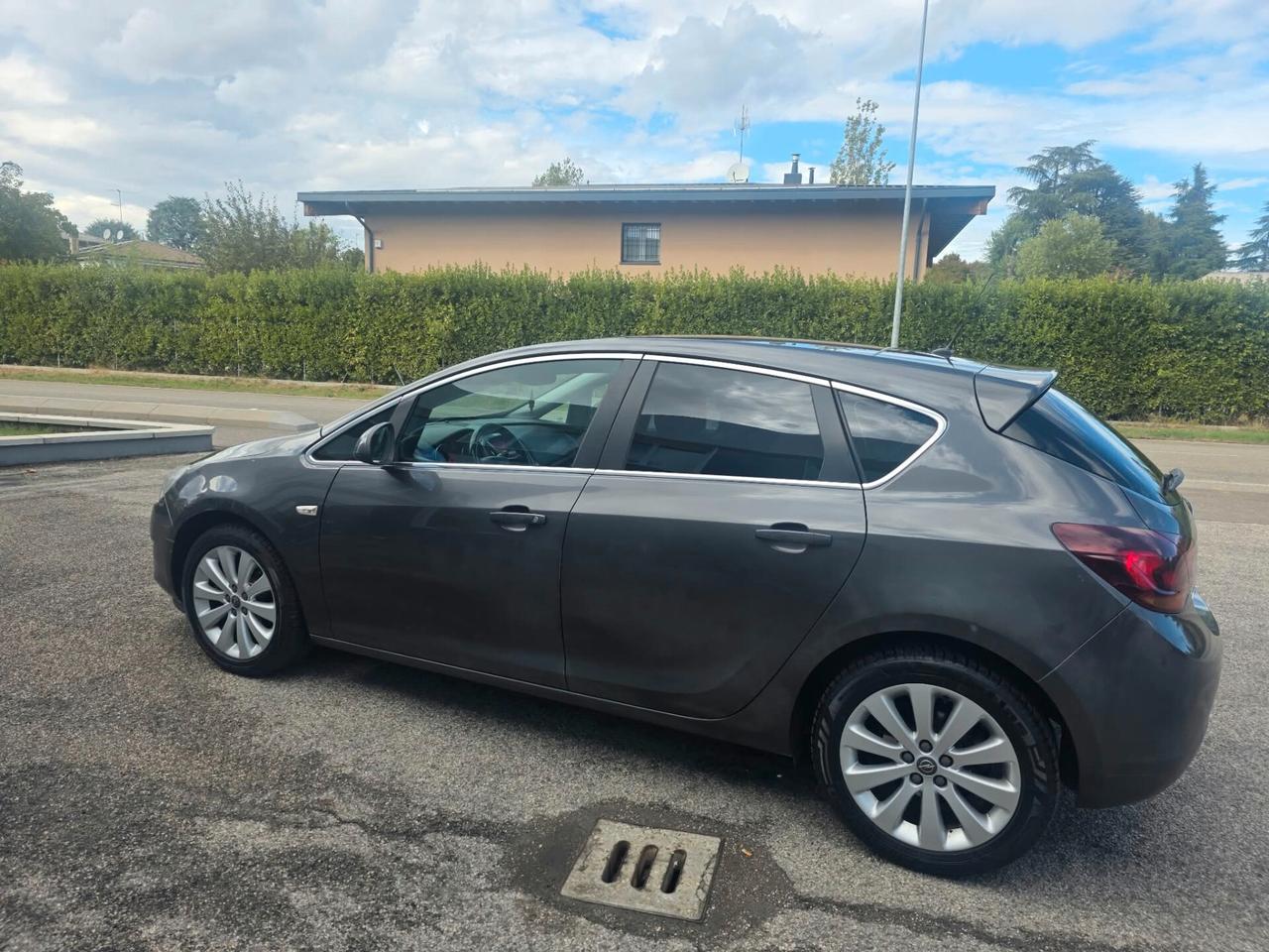 Opel Astra 1.4 100CV GPL