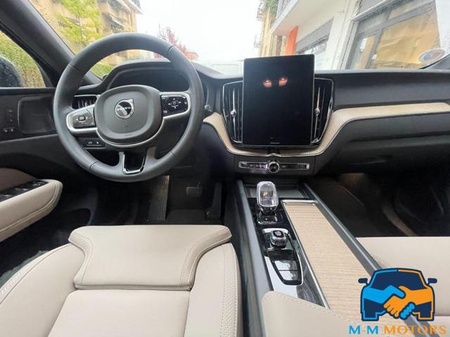 VOLVO XC60 T6 Plug-in hybrid AWD pari al nuovo