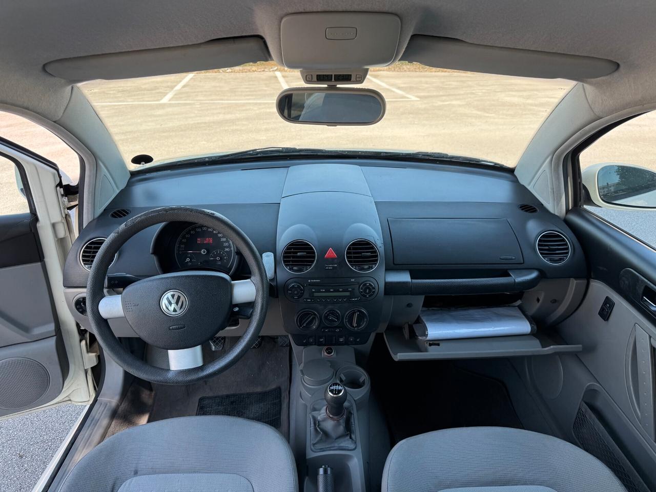 Volkswagen New Beetle 1.6