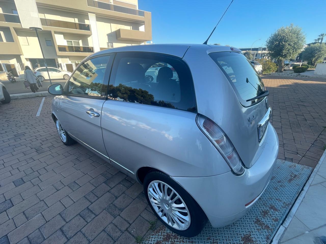 Lancia Ypsilon 1.4 Unyca Ecochic GPL 77 cv