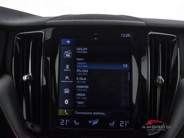 VOLVO XC60 B4 (d) AWD Geartronic R-design