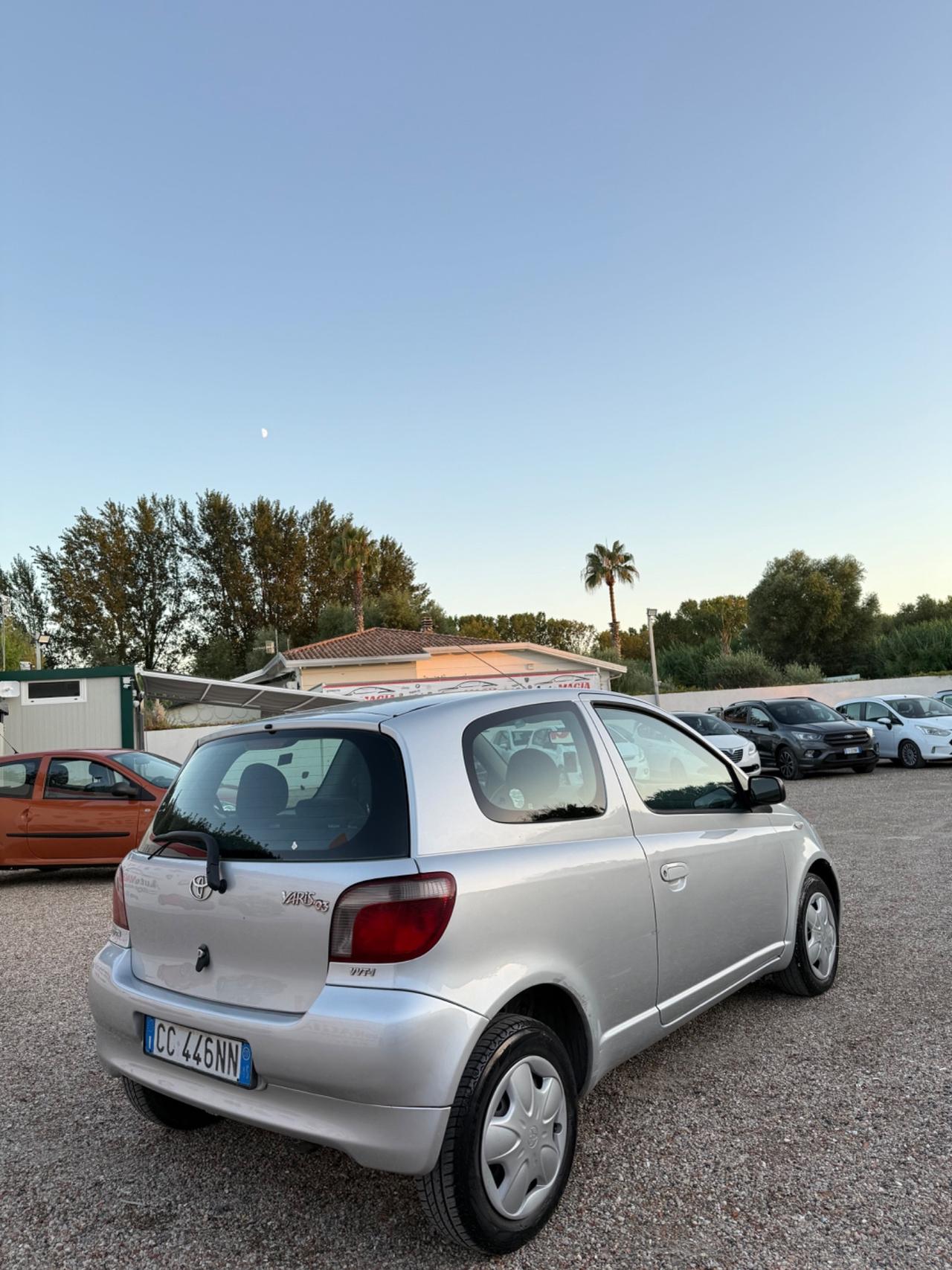 Toyota Yaris 1.0i 16V cat 3 porte Sol '03
