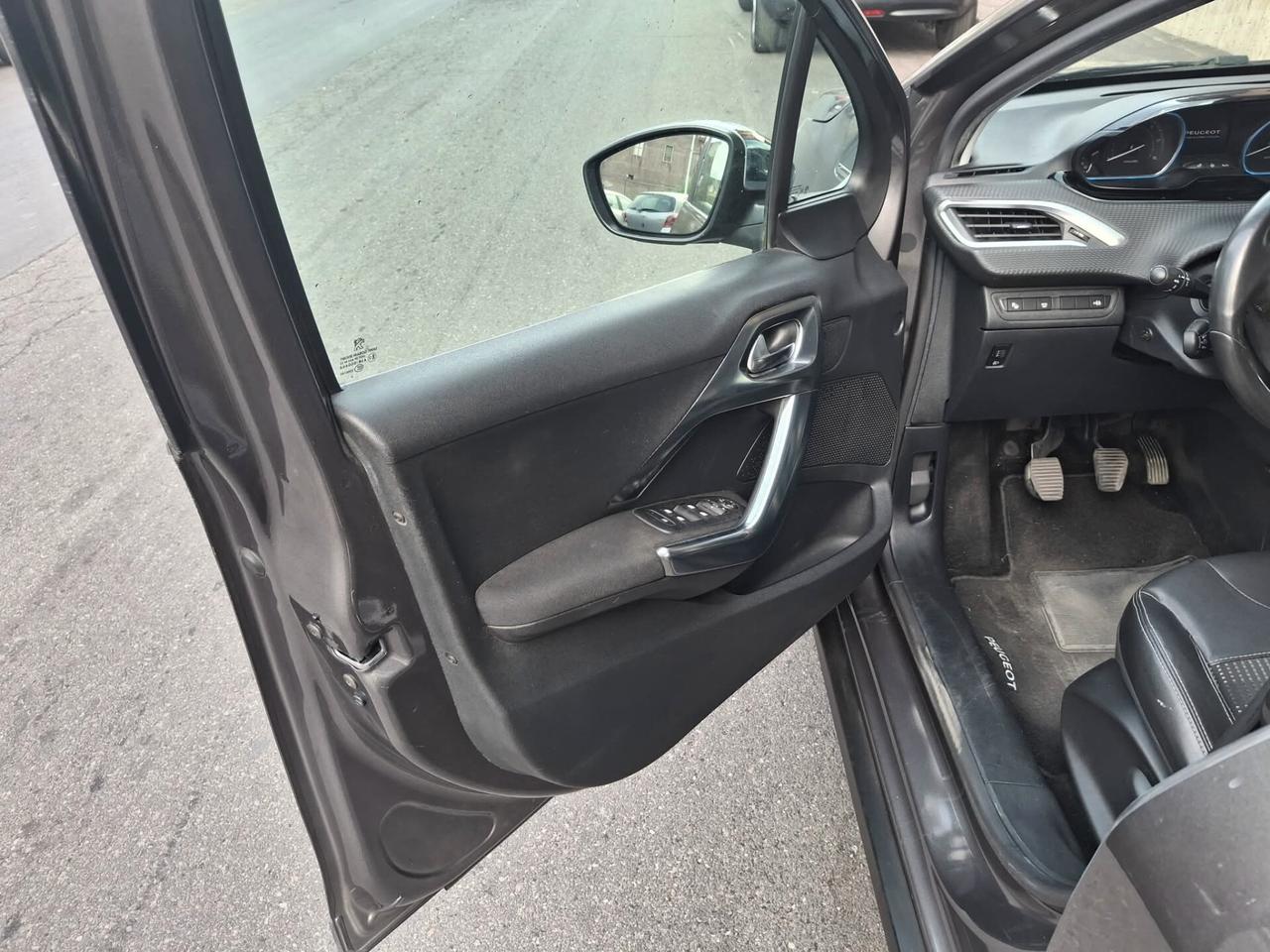 Peugeot 2008 1.6 e-HDi 92 CV Stop&Start Allure