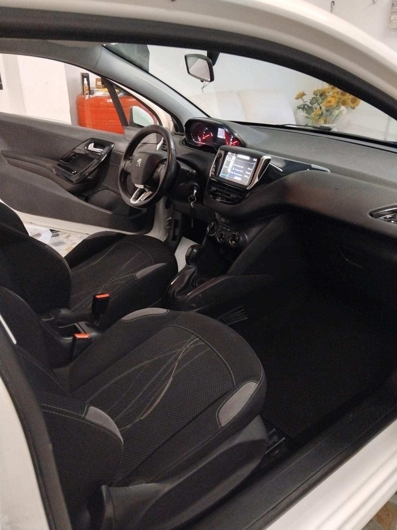 Peugeot 208 1.4 HDi 68 CV 3 porte Allure