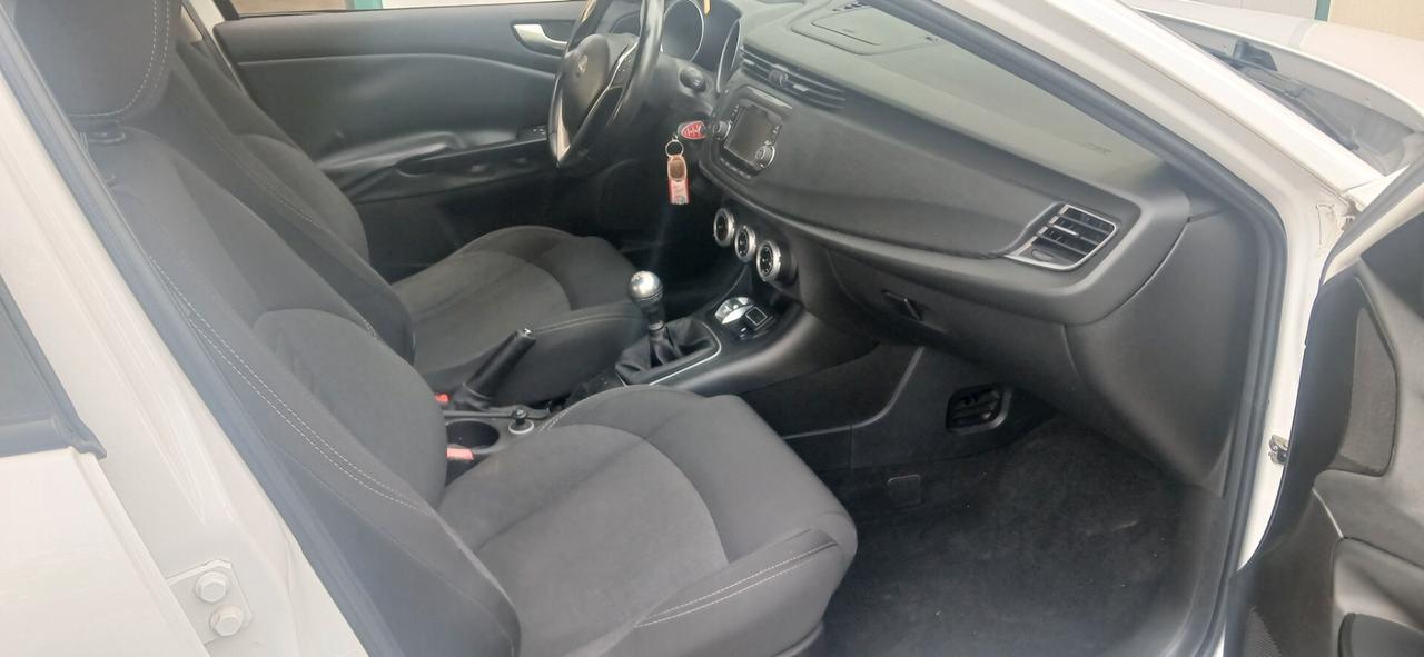 Alfa Romeo Giulietta 1.6 JTDm 120 CV neopatentati
