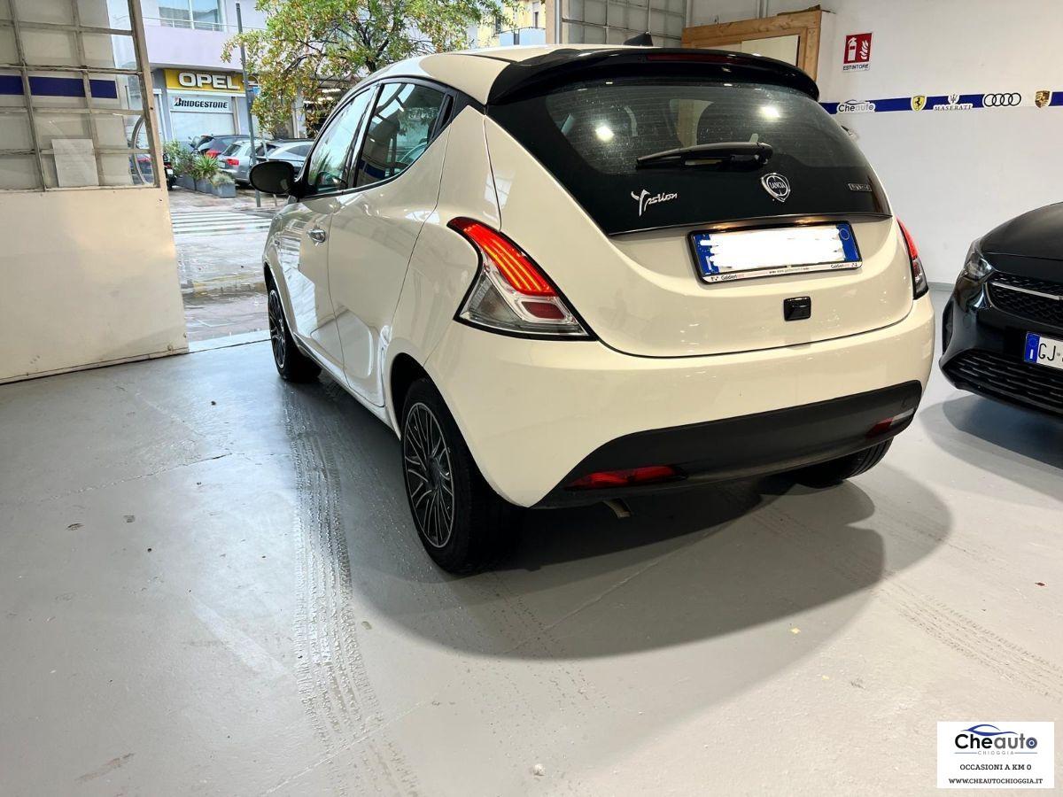 LANCIA - Ypsilon - 1.0 FireFly 5p. S&S Hybrid Oro