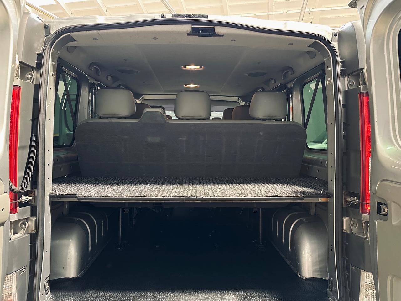 Opel Vivaro 2.0 CDTI 9 posti CLIMA - RADIO