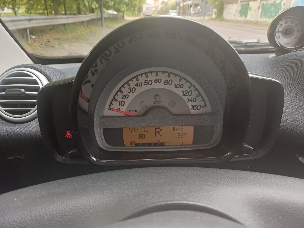 Smart ForTwo 1000 52 kW MHD SERVOSTERZO