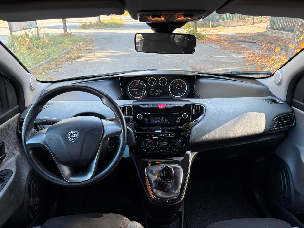 Lancia Ypsilon 0.9 TwinAir 85 CV 5 porte Metano Ecochic Silver