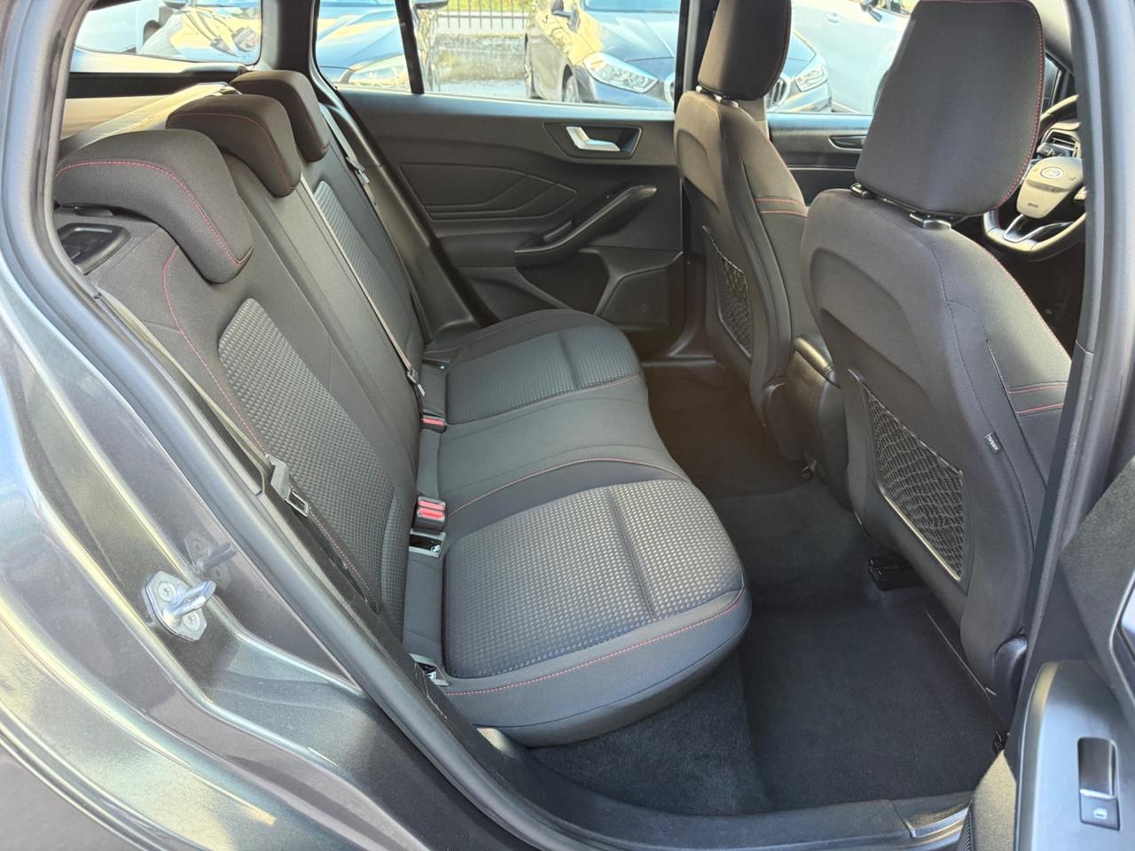 Ford Focus 1.0 EcoBoost Hybrid 125CV Powershift SW ST-Line Design