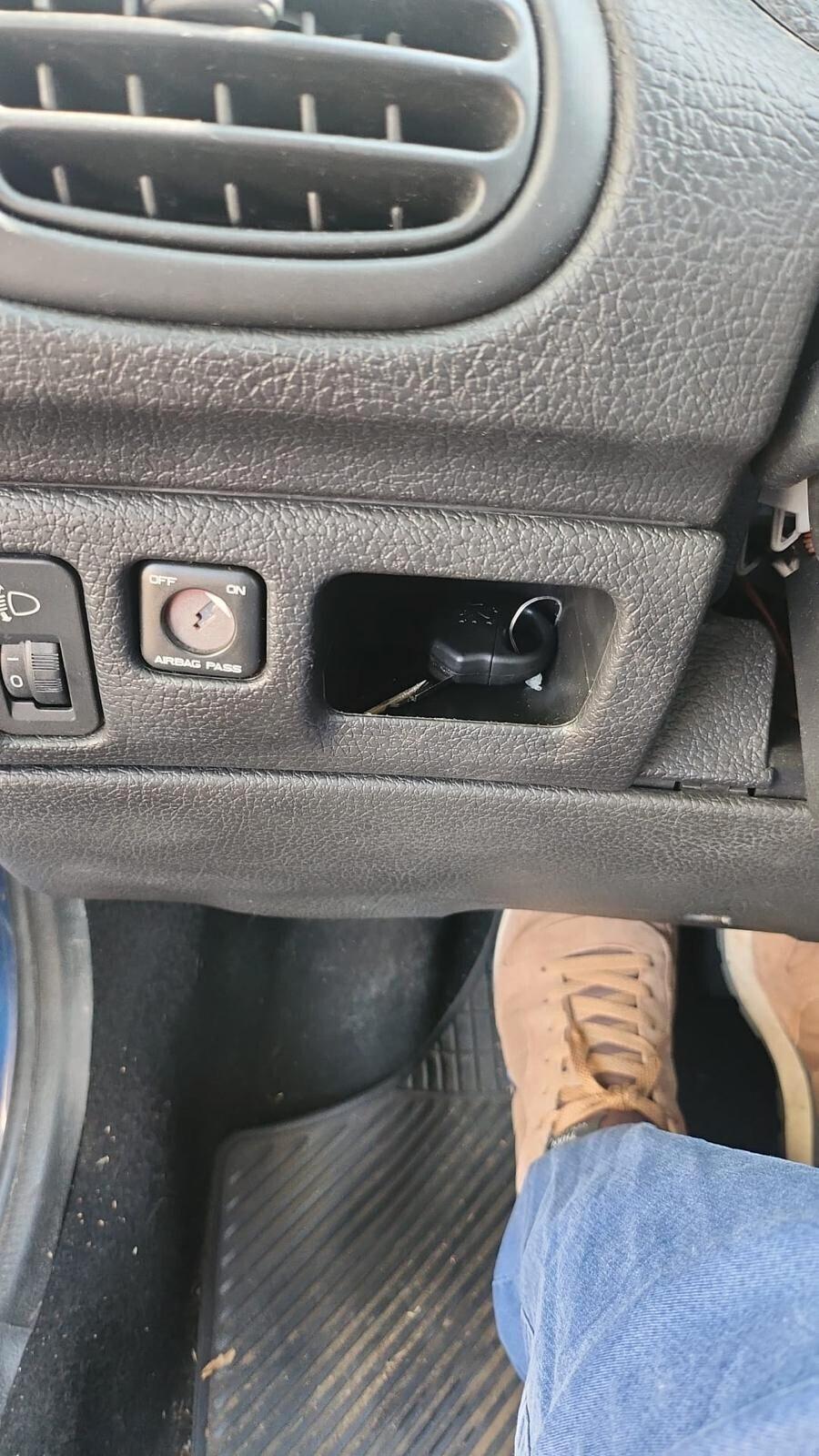 Ds DS3 3 1.2 VTi 82 Just Black