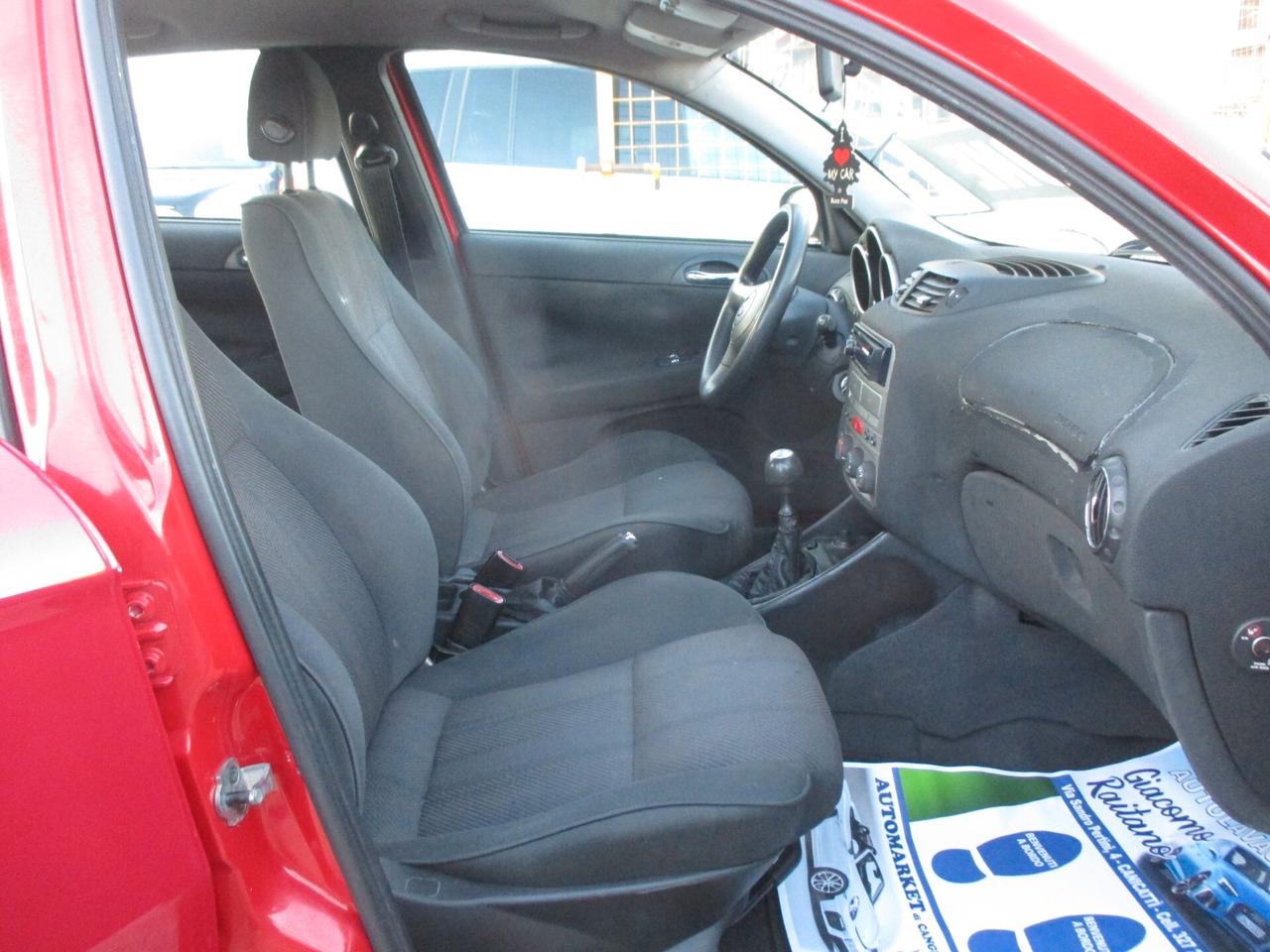 Alfa Romeo 147 1.9 JTD 115 CV MOLTO BELLA