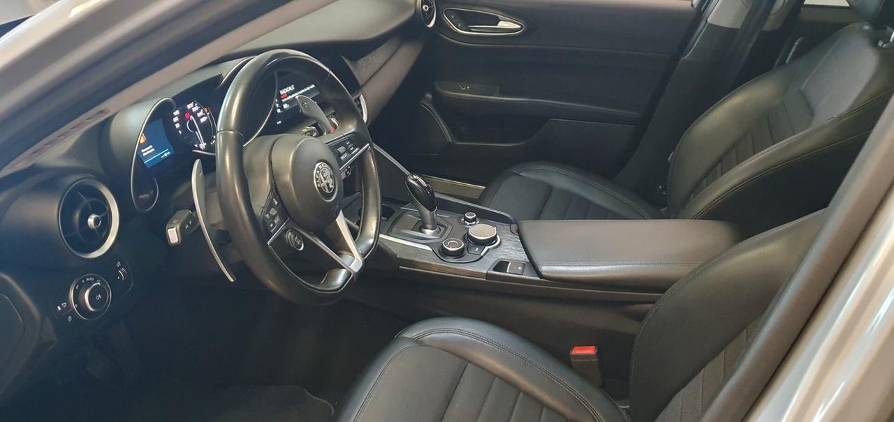 Alfa Romeo Giulia 2.2 JTDM 160 CV B-Tech doppio tetto apribile