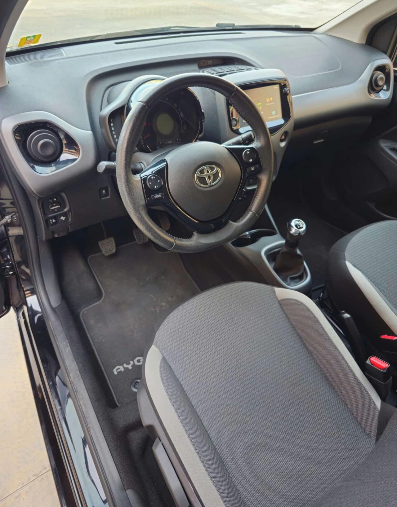 Toyota Aygo Connect 1.0 VVT-i 72 CV 5 porte x-play