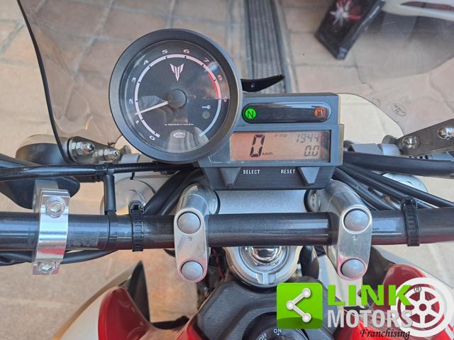 YAMAHA MT-03 .