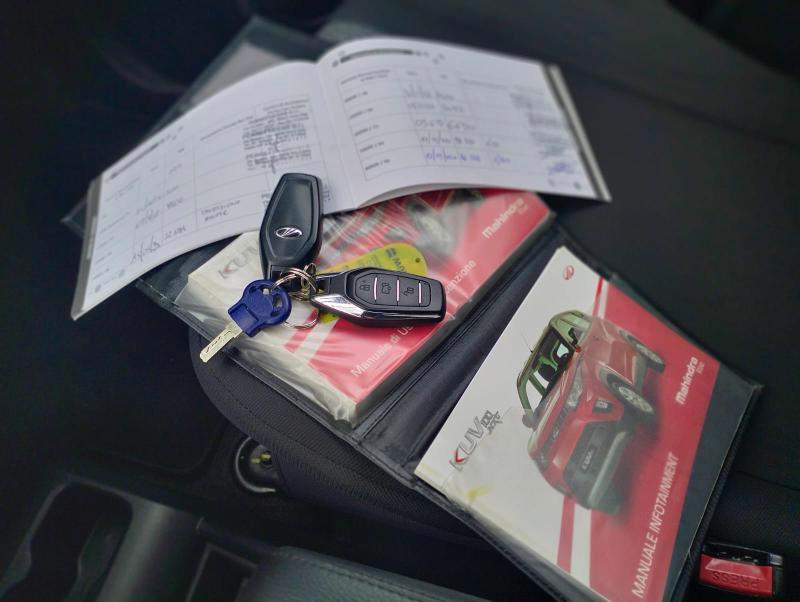 Mahindra KUV100 1.2 K8