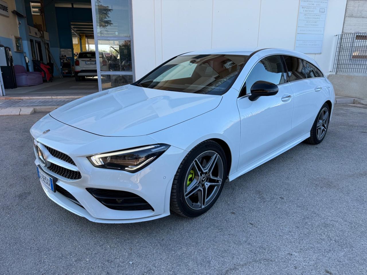 Mercedes-benz CLA 200 d Automatic Shooting Brake AMG PREMIUM