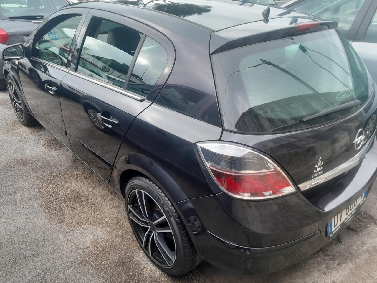 Opel Astra 1.6 GPL 5 porte Cosmo