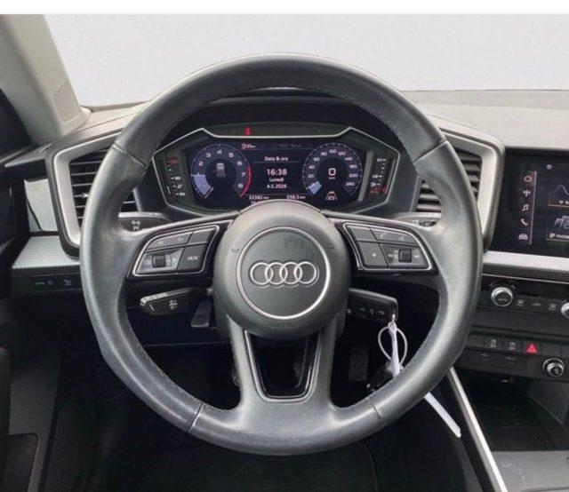 AUDI A1 citycarver 30 TFSI Identity Contrast