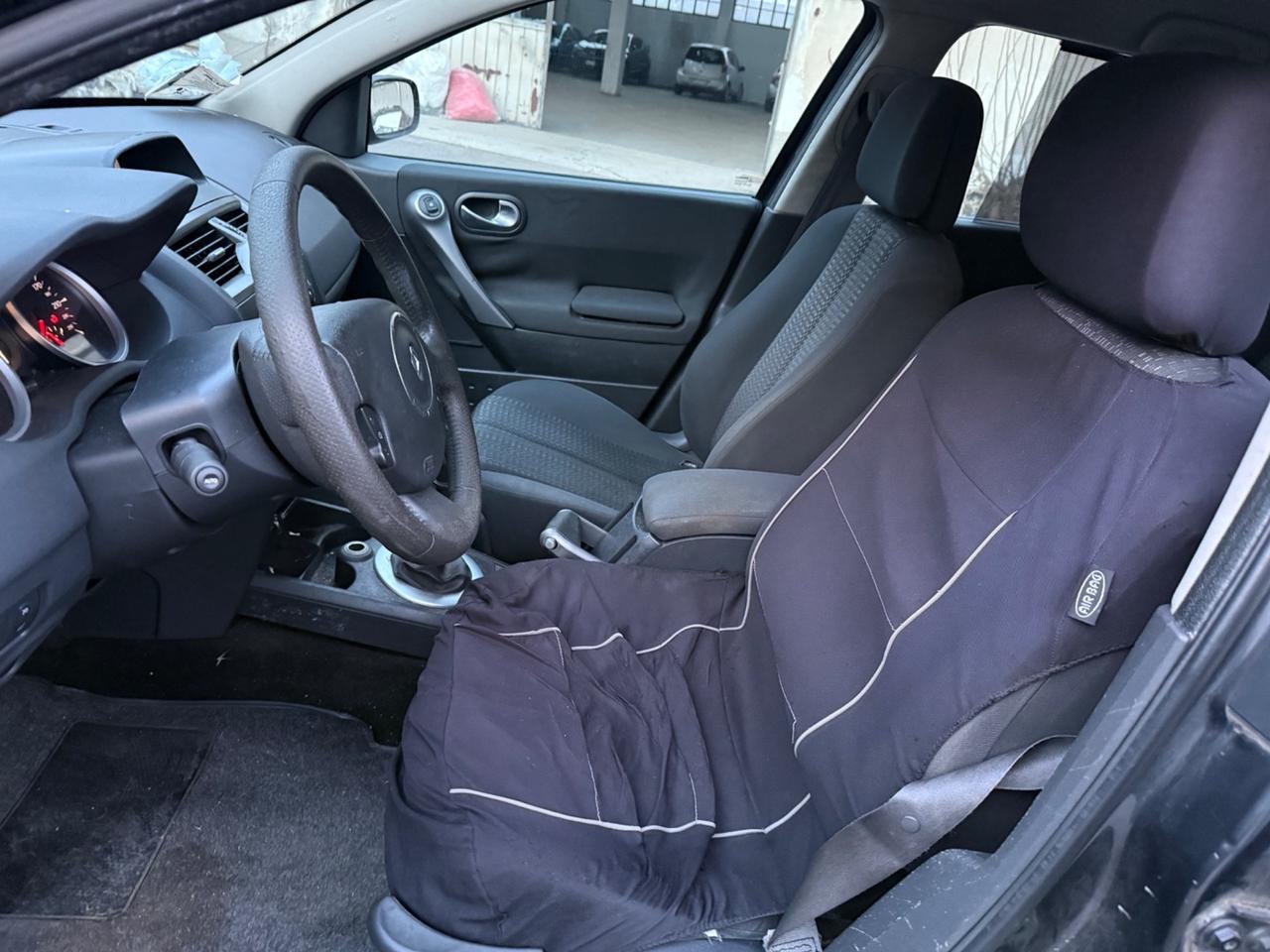 Renault Megane Mégane 1.5 dCi/105CV 5 Neopatentati