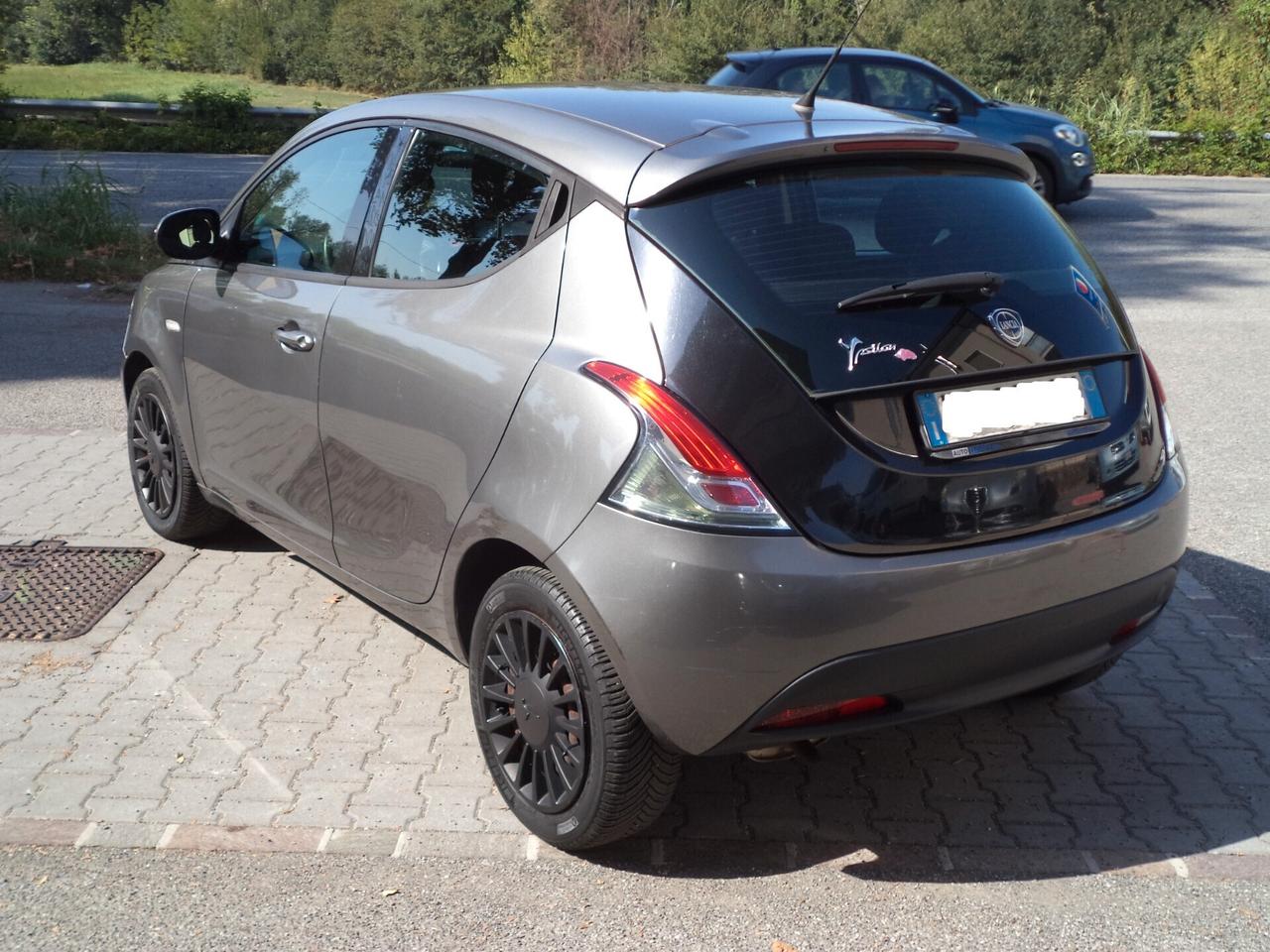 Lancia Ypsilon 1.2 69 CV 5 porte GPL Ecochic Elefantino OK NEOPATENTATI