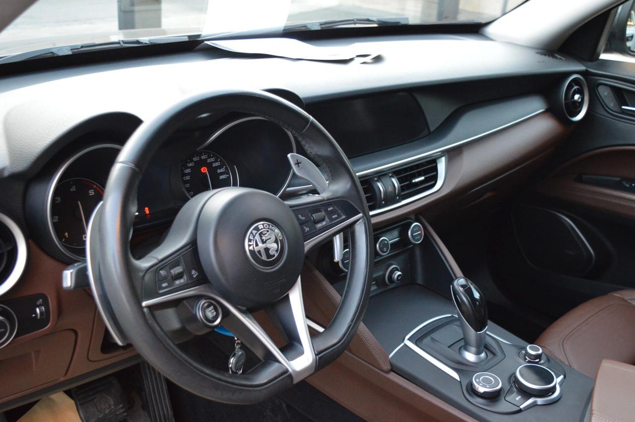 Alfa Romeo Stelvio 2.2 Turbodiesel 150 CV AT8 RWD Super
