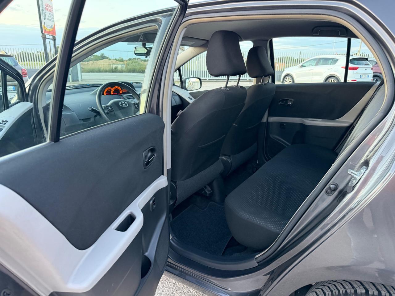 TOYOTA YARIS 1.3 SOL 5PORTE TAGLIANDATISSIMA MY11